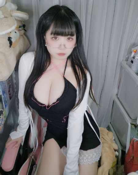 国产美女久久精品香蕉69_未删减完整版