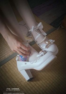 少妇高潮免费观看A片_2019国语AV首页